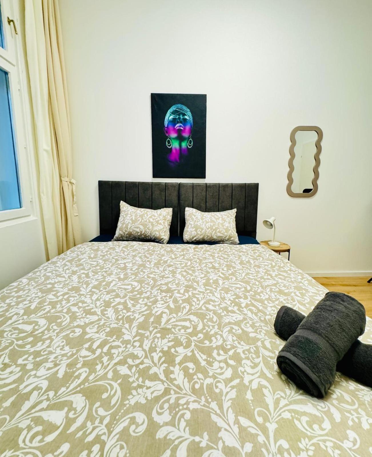 Appartement 4br Shared With View Only 7- Min To Westbahnhof *