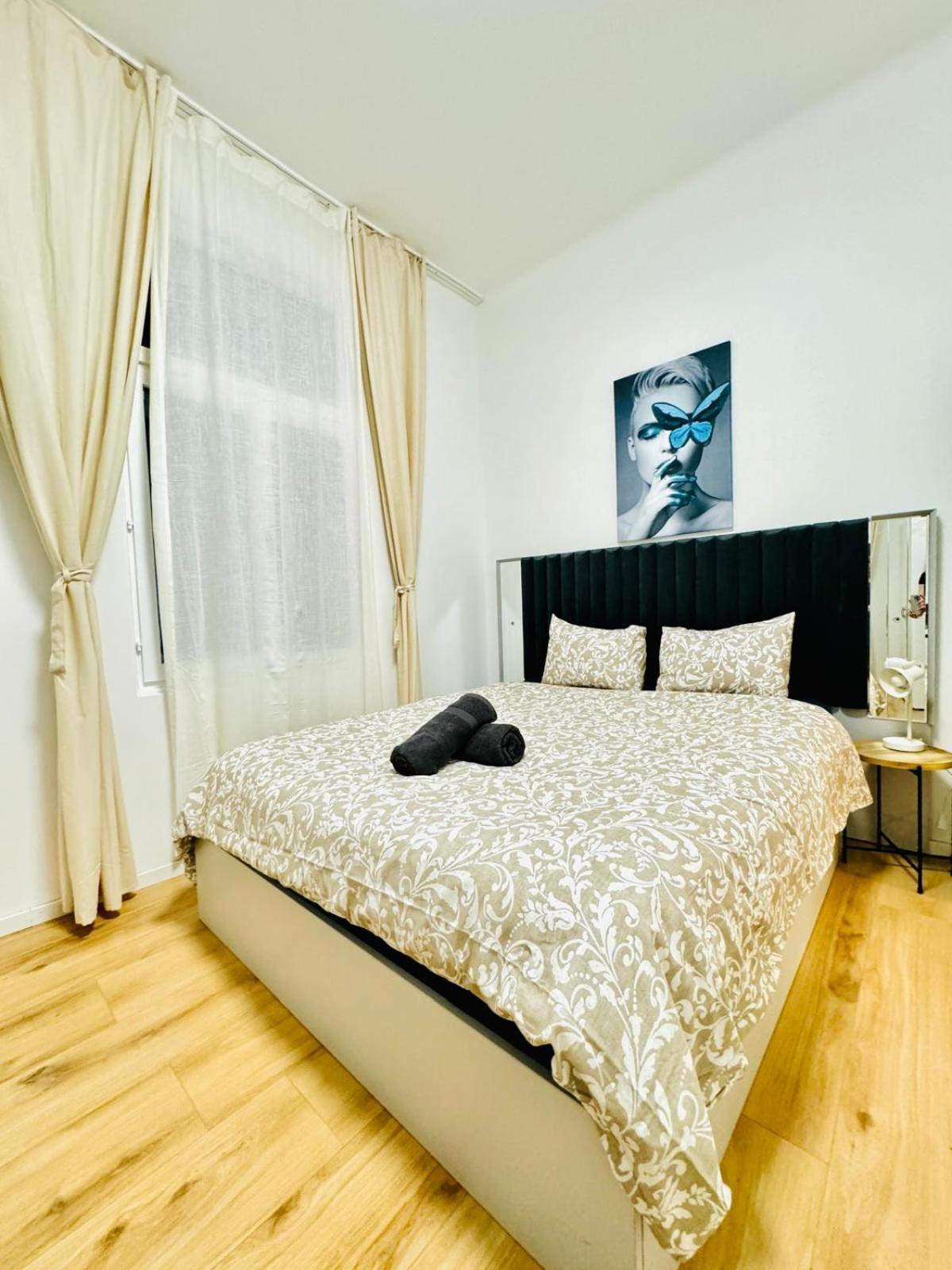 4br Shared With View Only 7- Min To Westbahnhof * Vienne