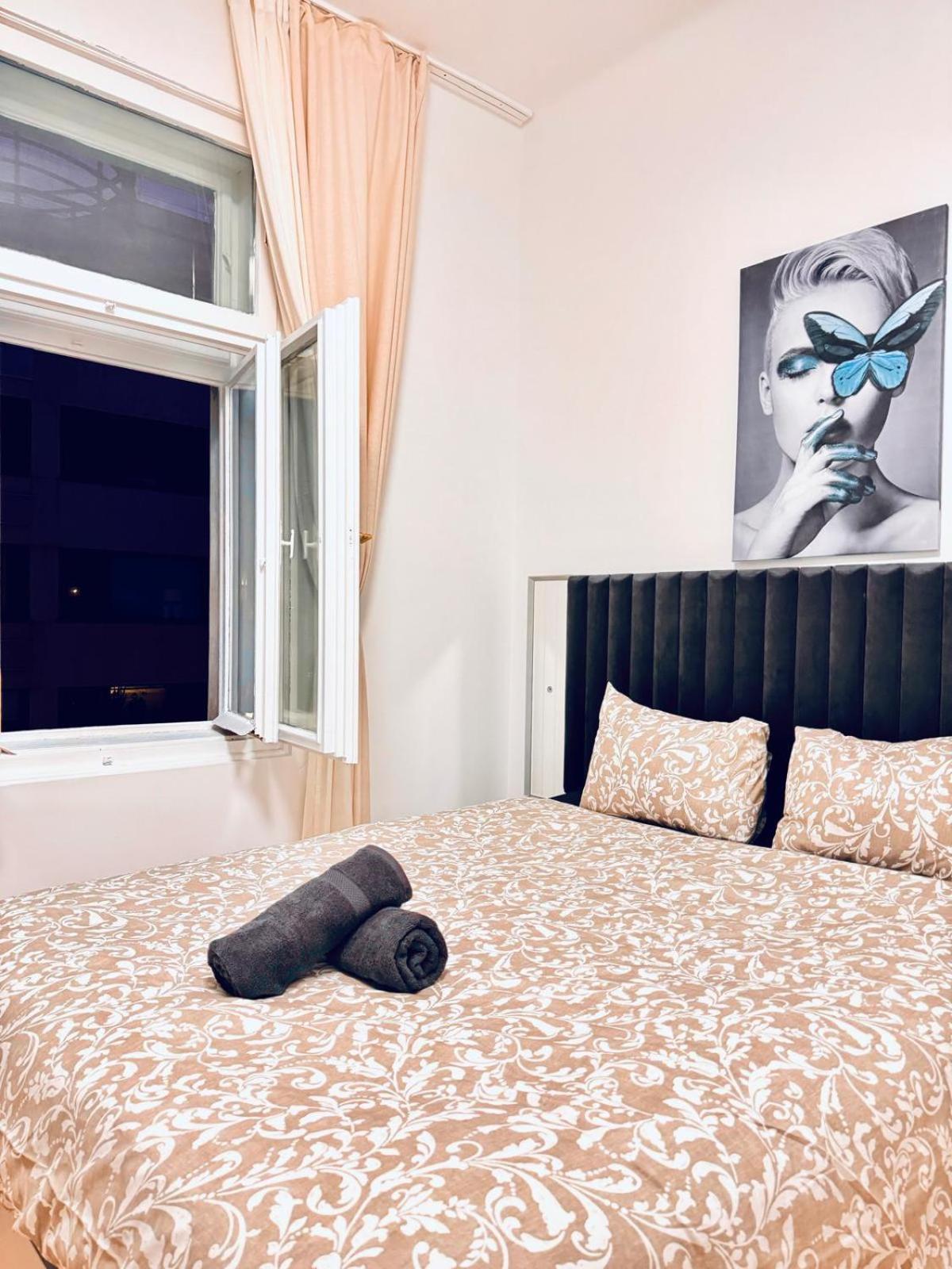Appartement 4br Shared With View Only 7- Min To Westbahnhof