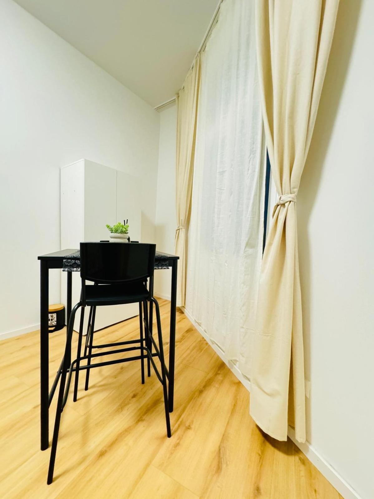 4br Shared With View Only 7- Min To Westbahnhof Vienne