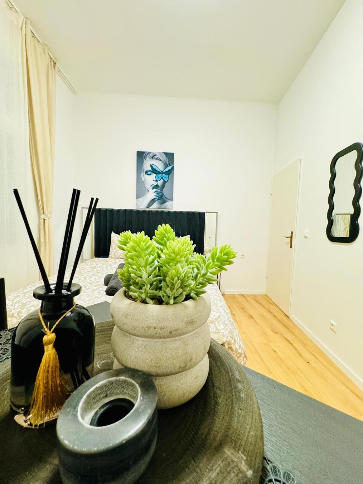 Apartament 4br Shared With View Only 7- Min To Westbahnhof *