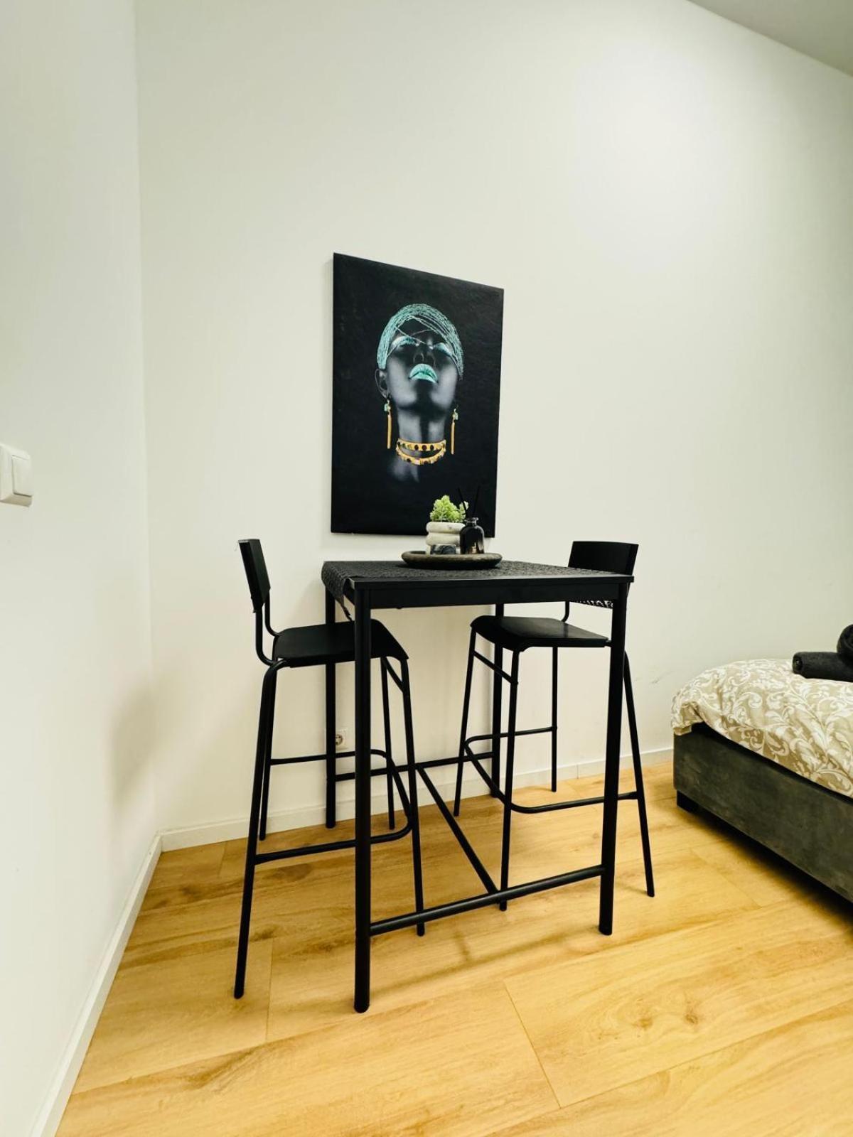 4br Shared With View Only 7- Min To Westbahnhof Vienne