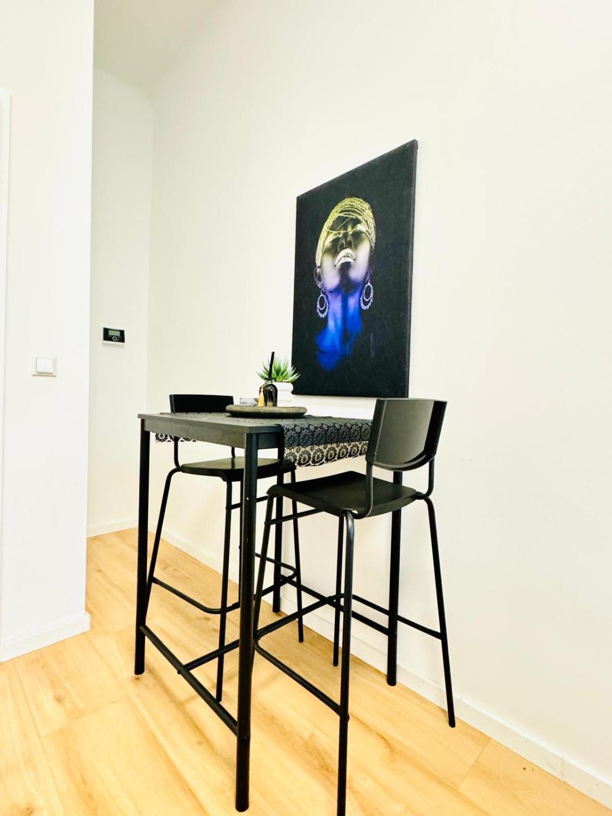 Appartement 4br Shared With View Only 7- Min To Westbahnhof *
